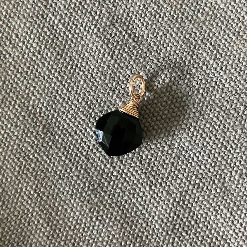 Black onyx wire wrapped pendant (bundle item only)